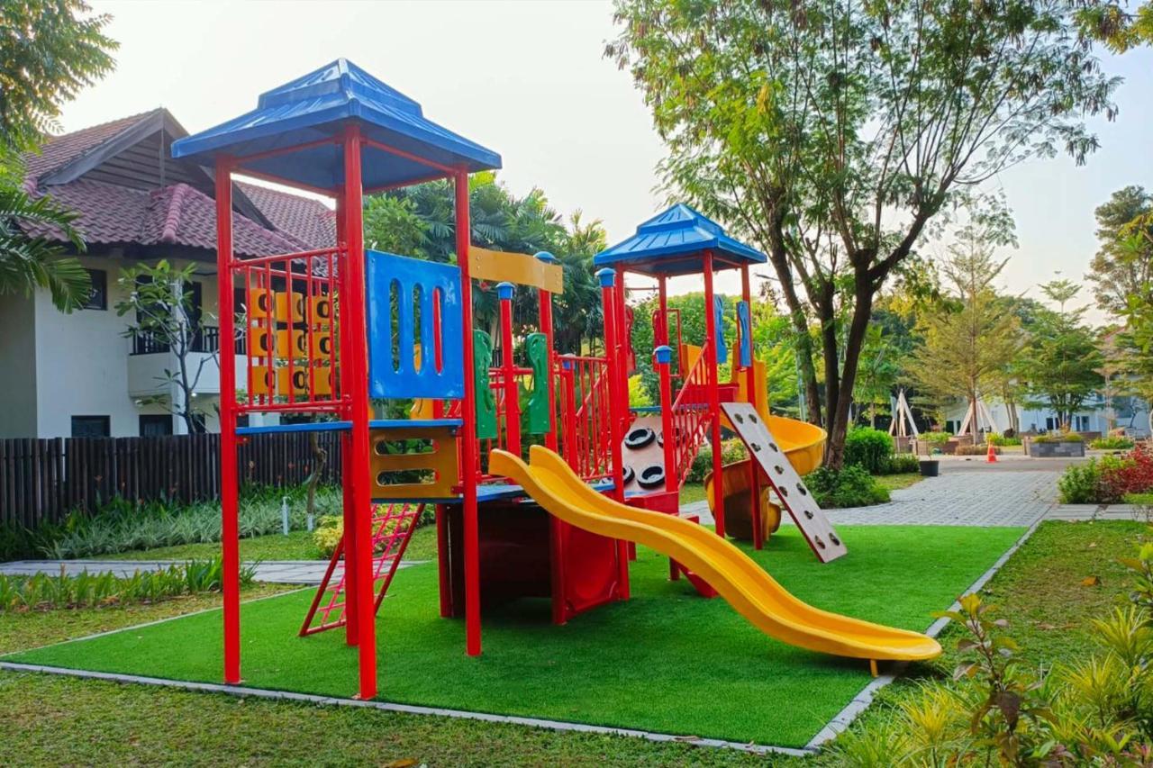 Whiz Prime Hotel Darmo Harapan Surabaya Dış mekan fotoğraf