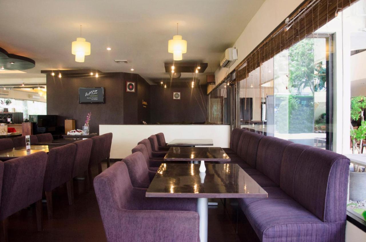Whiz Prime Hotel Darmo Harapan Surabaya Dış mekan fotoğraf