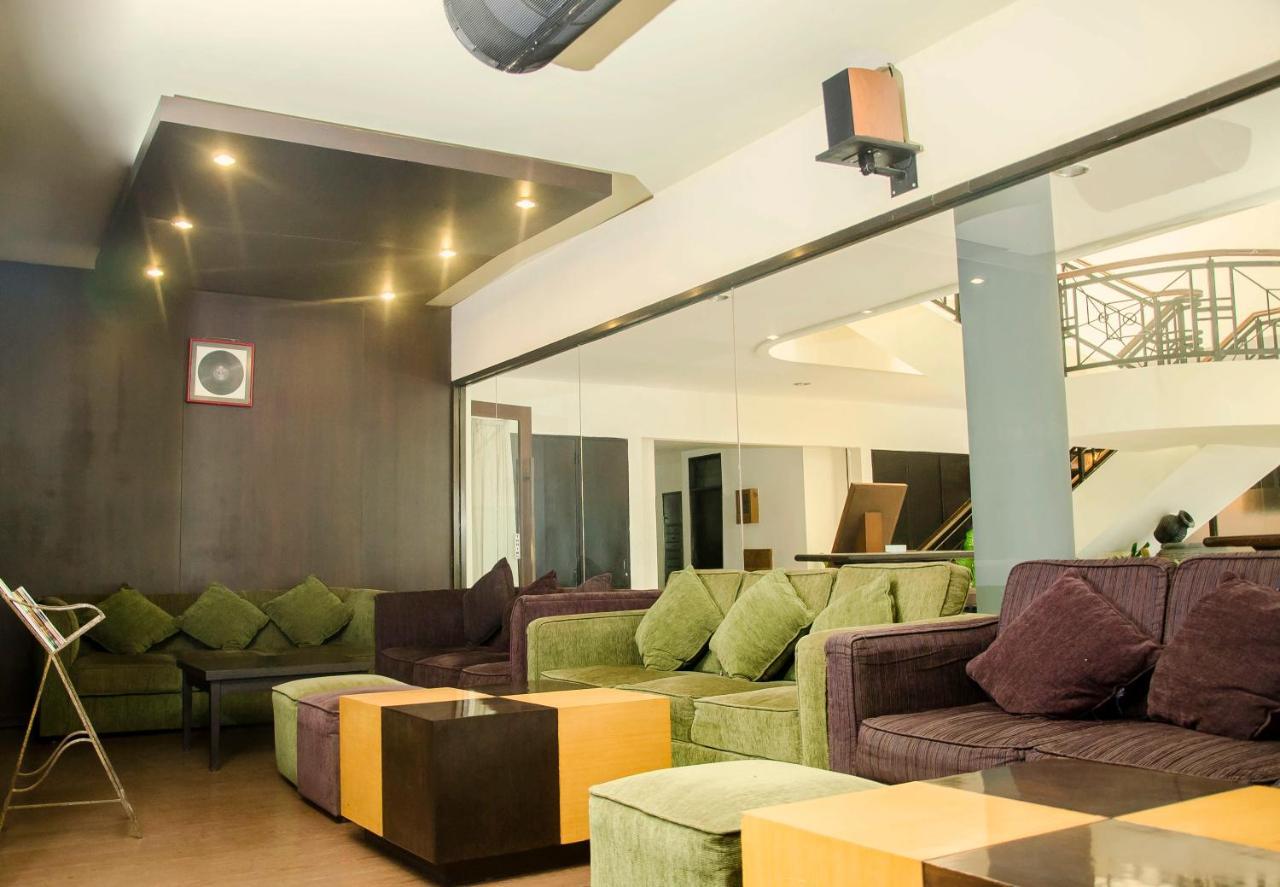 Whiz Prime Hotel Darmo Harapan Surabaya Dış mekan fotoğraf