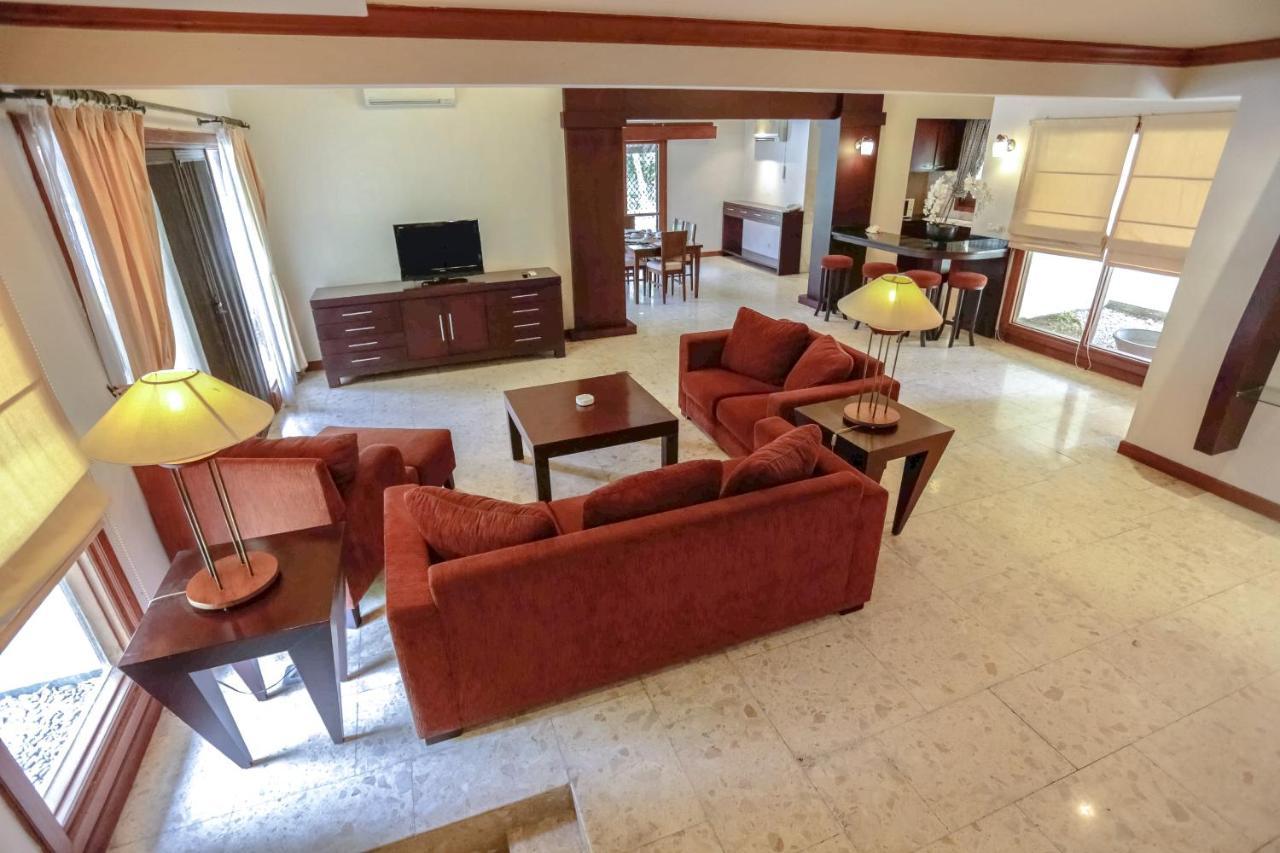 Whiz Prime Hotel Darmo Harapan Surabaya Dış mekan fotoğraf