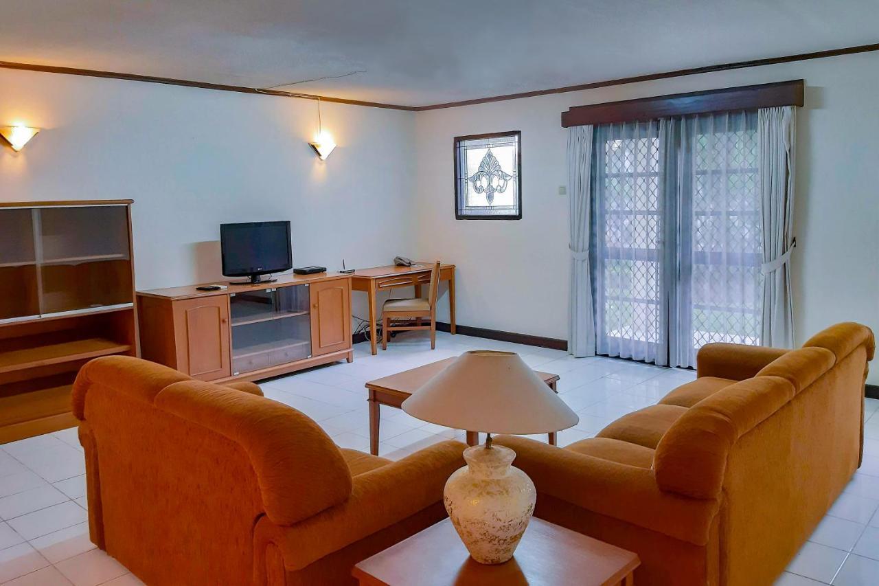 Whiz Prime Hotel Darmo Harapan Surabaya Dış mekan fotoğraf