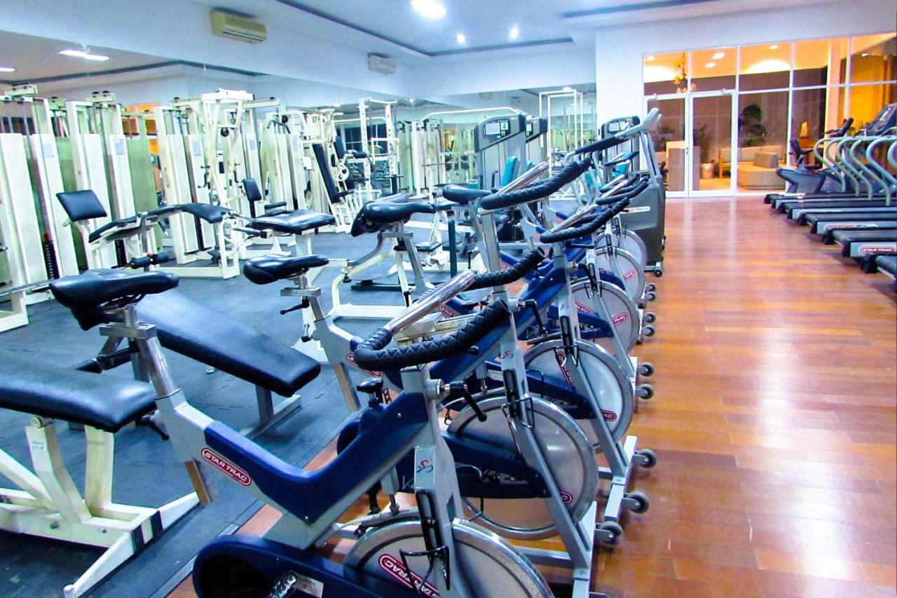 Whiz Prime Hotel Darmo Harapan Surabaya Dış mekan fotoğraf