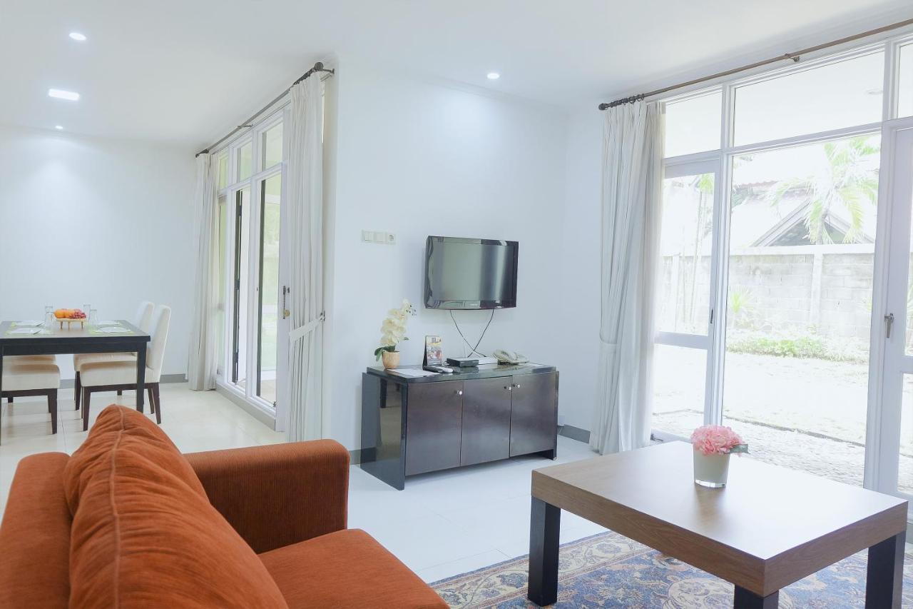 Whiz Prime Hotel Darmo Harapan Surabaya Dış mekan fotoğraf