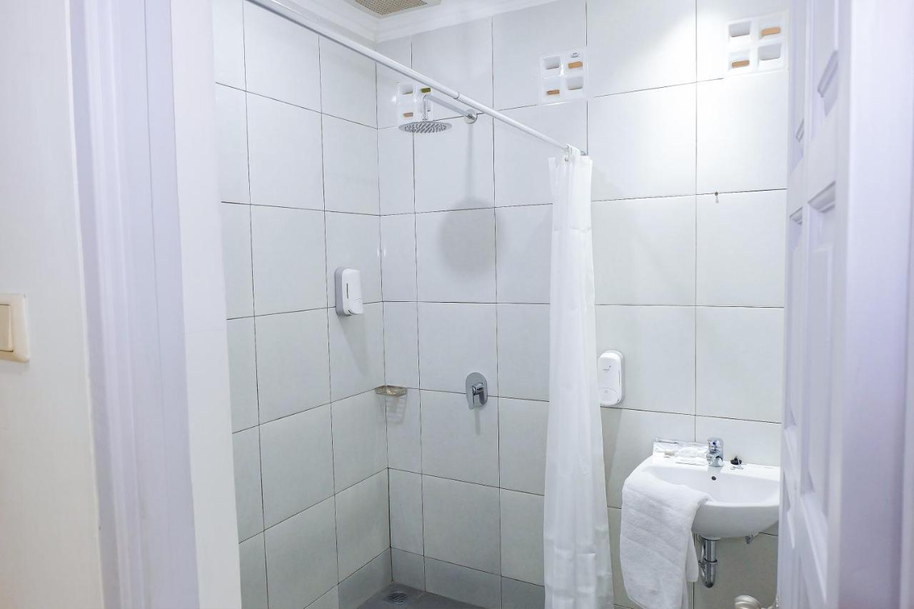 Whiz Prime Hotel Darmo Harapan Surabaya Dış mekan fotoğraf